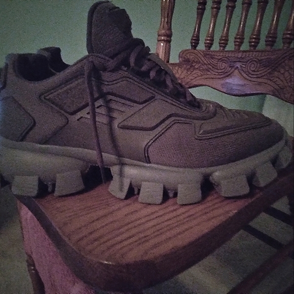 Prada Cloudburst Thunder - Picture 1 of 3